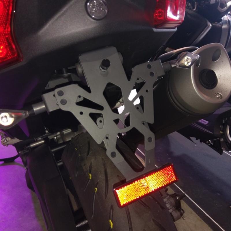 V PARTS C8-SPY030 : Portamatrículas Yamaha TMAX 530 negro